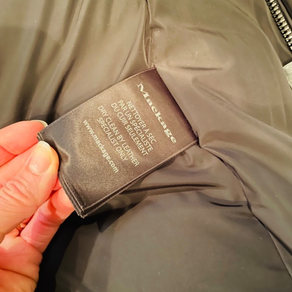 Mackage ADALI down coat with natural fur Signature Mackage collar - Picture 4 of 5